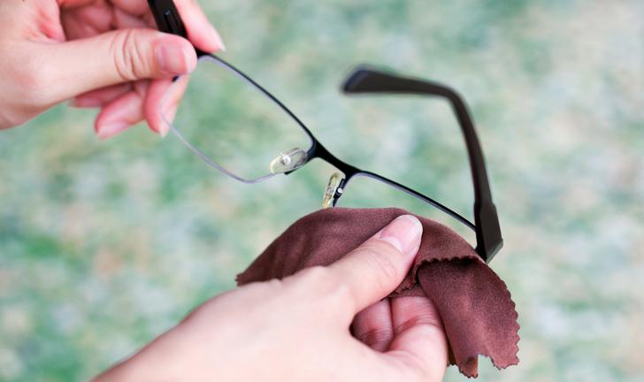 como limpar os óculos corretamente